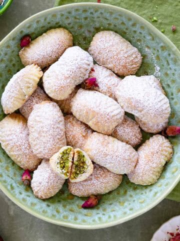 Pistachio maamoul cookies - featured photo