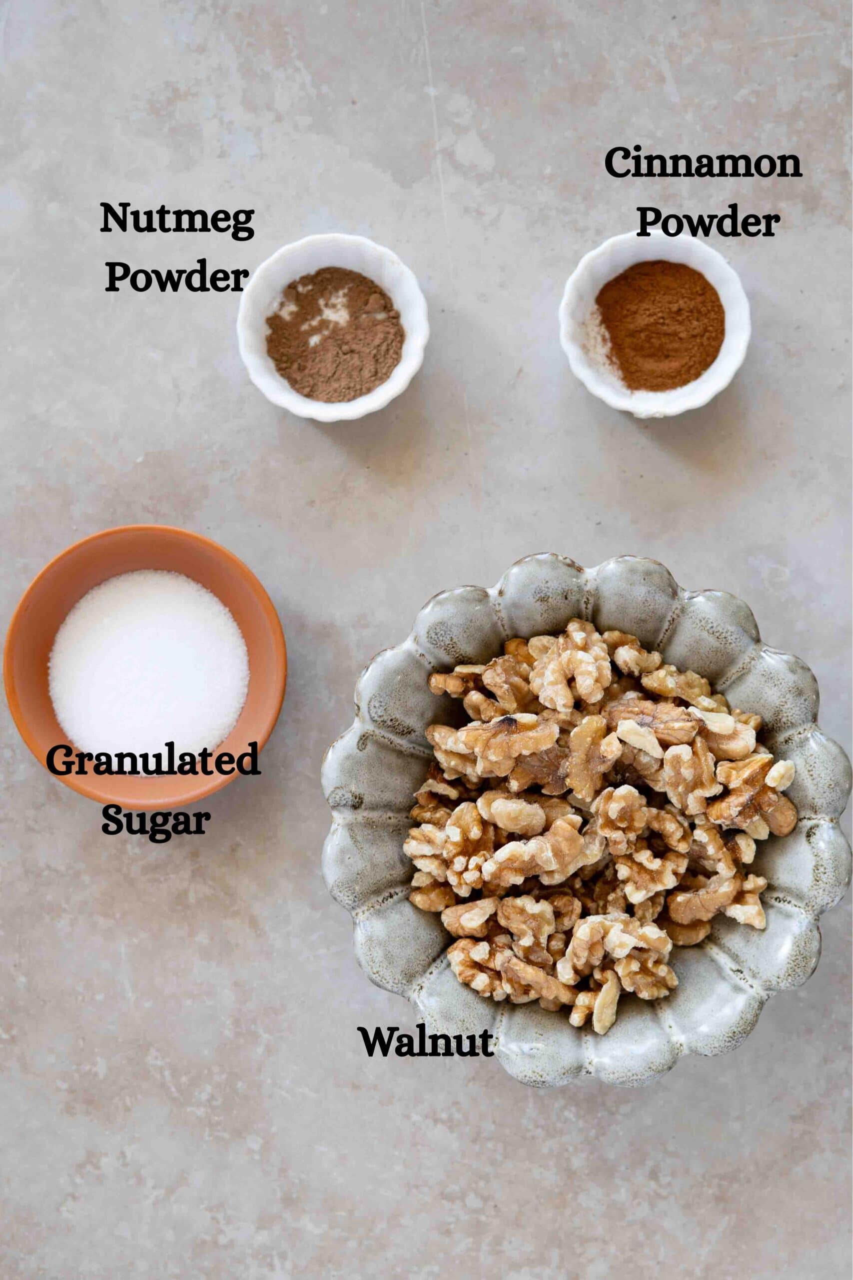 Walnut ingredient: cinnamon powder, nutmeg powder and granulated sugar.